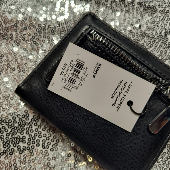 Kohl's Classic Black Leather Card Holder - Picture 4 of 5